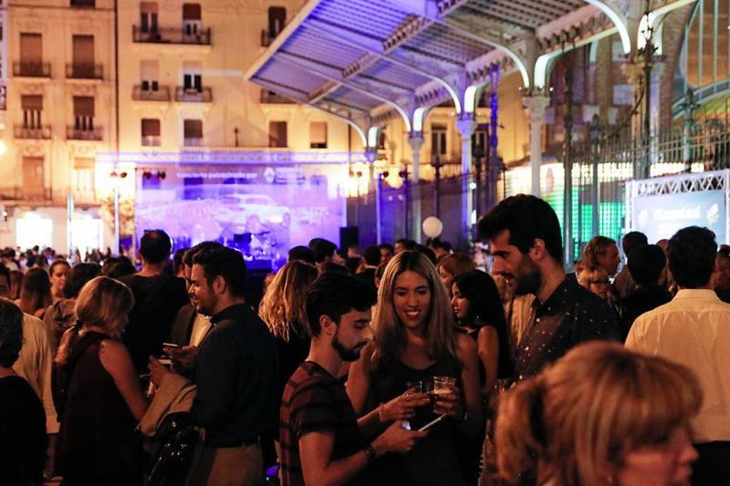 Ambiente en el Mercado de Colo?n durante la Shopening Night