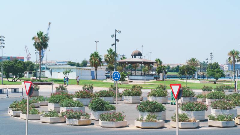 Ordenación del mobiliario urbano en la Marina de València.