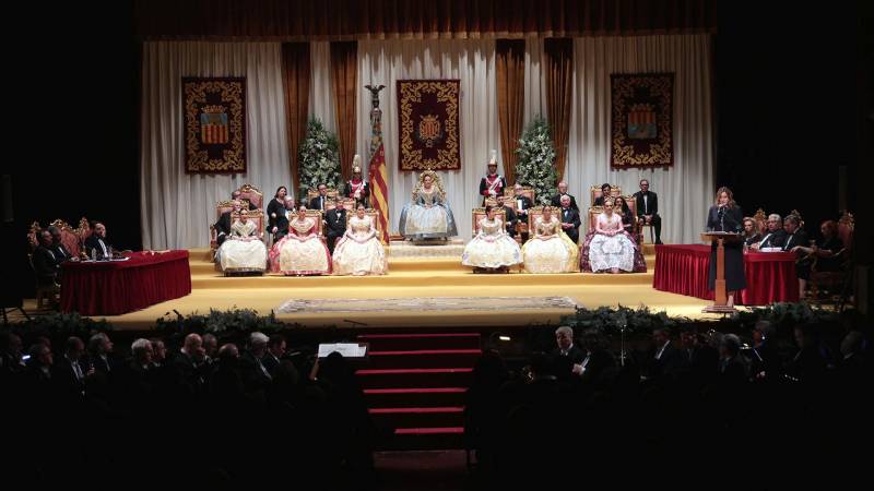 Acte dels Jocs Florals de Lo Rat Penat celebrat en el Teatre Principal

