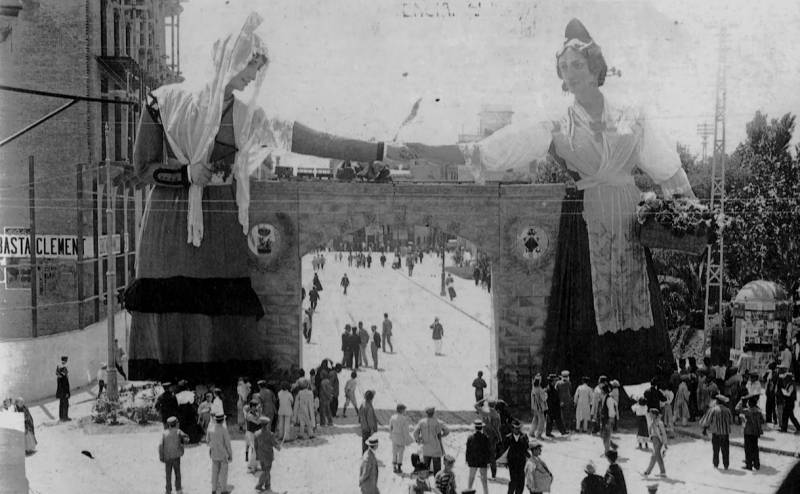 Falla del Ayuntamiento 1909