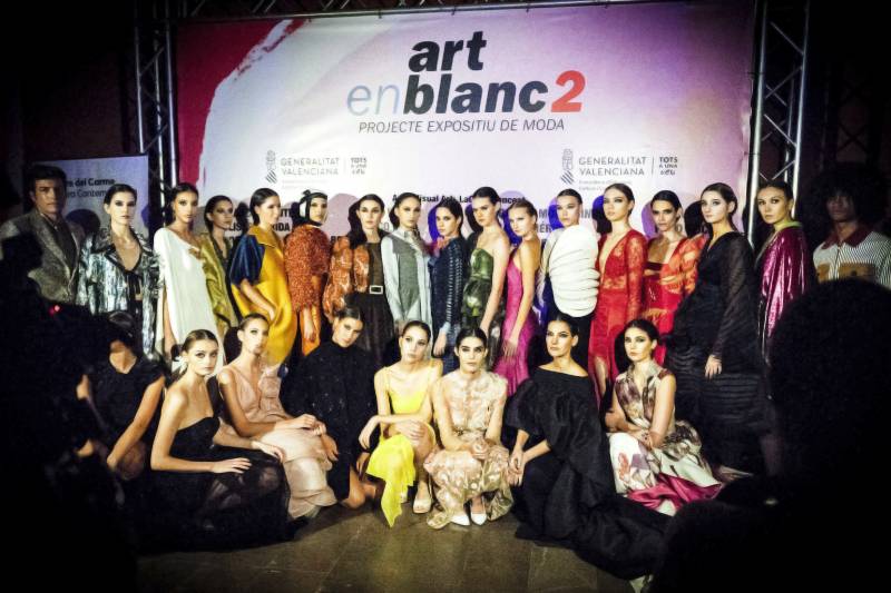 Cast de modelos de la exhibición Artenblanc2