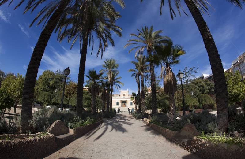 Un paseo por el Jardín del Chalet de Panach