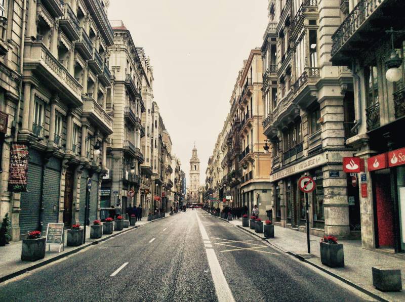 iluminación de una de las calles en 2015 : : Ayt. Valencia