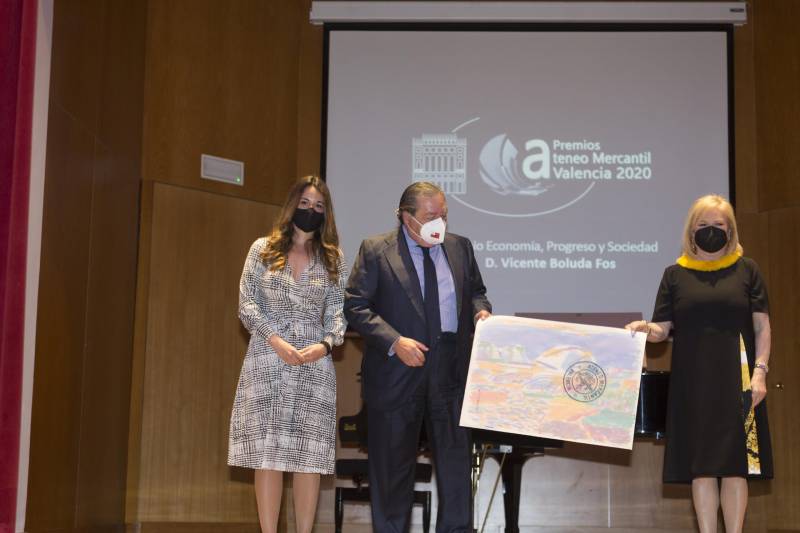 Vicente Boluda recibiendo el premio. EPDA.