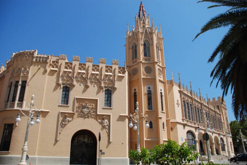 Palacio de la Exposición, obra del arquitecto Francisco Mora