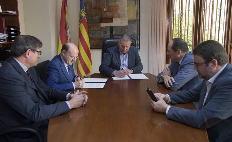 Sabater y Sales junto a Jose Mª Pereda, Pau Pérez Rico y Pablo Sebastiá