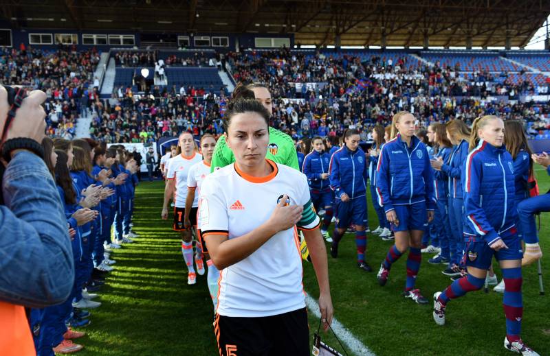 Partido de liga femenino