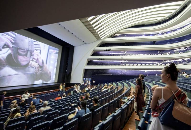 Jornada de puertas abiertas en el Palau de les Arts. EPDA