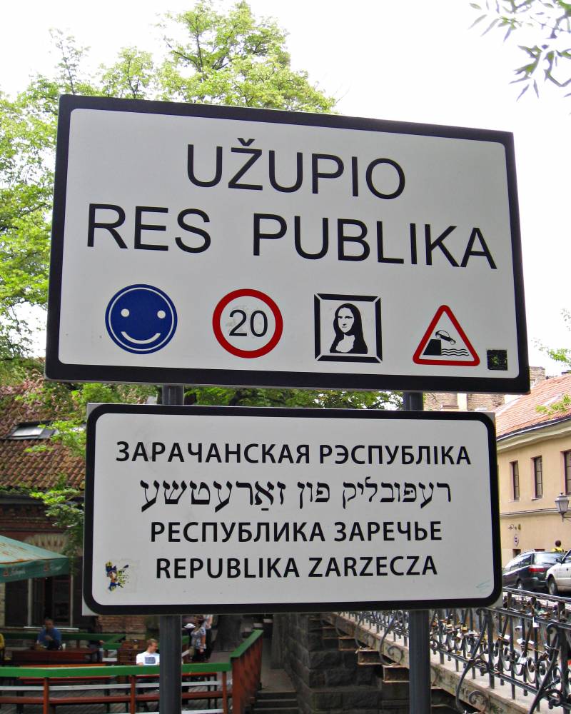 Barrio de Uzupis, foto Clara Estrems, Las sandalias de Ulises