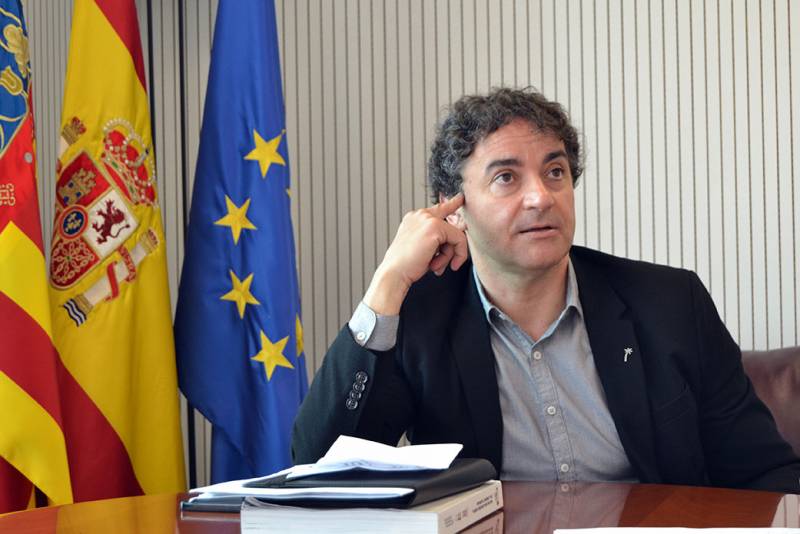 Francesc Colomer, durante la entrevista. FOTO C. G. Francesc Colomer, durante la entrevista. FOTO C. G.
