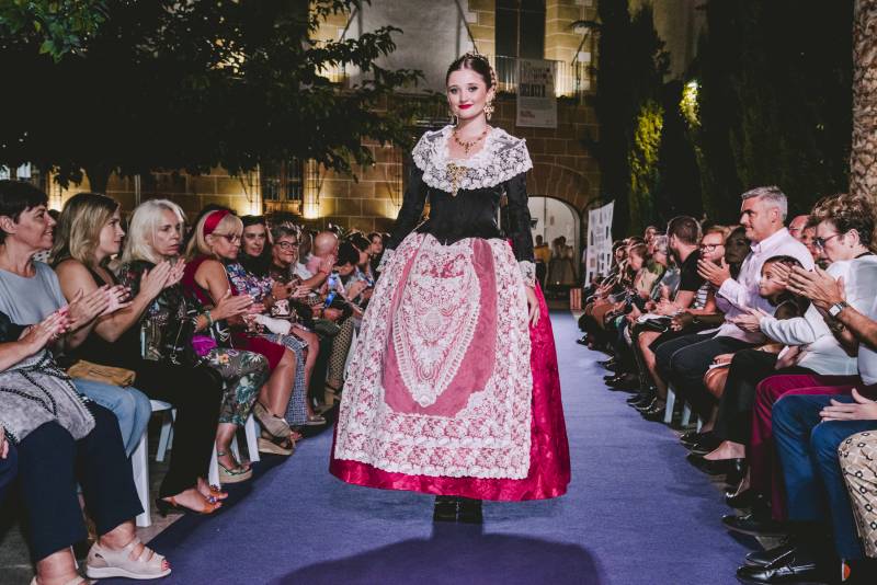 Desfile Indumentaria Valenciana