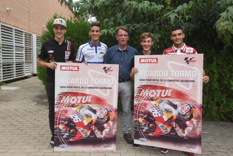 Lecuona, Pérez, Moya, Masià y Navarro en la Presentación del Cartel del Gran Premio Motul de la Comunitat Valenciana