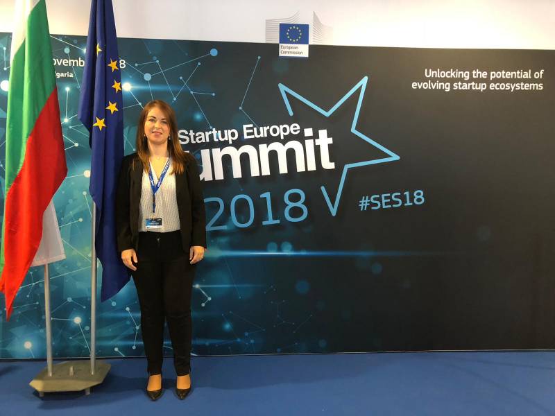 Rocío Cortés, ganadora del V Premio Ateneo Startup Europe Accelerator con el proyecto MundoArti, que se encuentra en Bruselas desarrollando su proyecto. Esta estancia es una de las partes del galardón concedido por el Ateneo y Finnova
