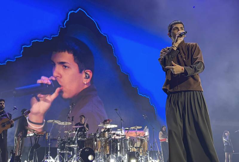 Paco Alonso y Toni Montoliu junto a Pau Pérez Rico en un momento del acto