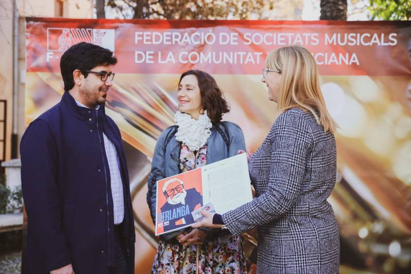 Fotografía de los ministros junto al president. EPDA.