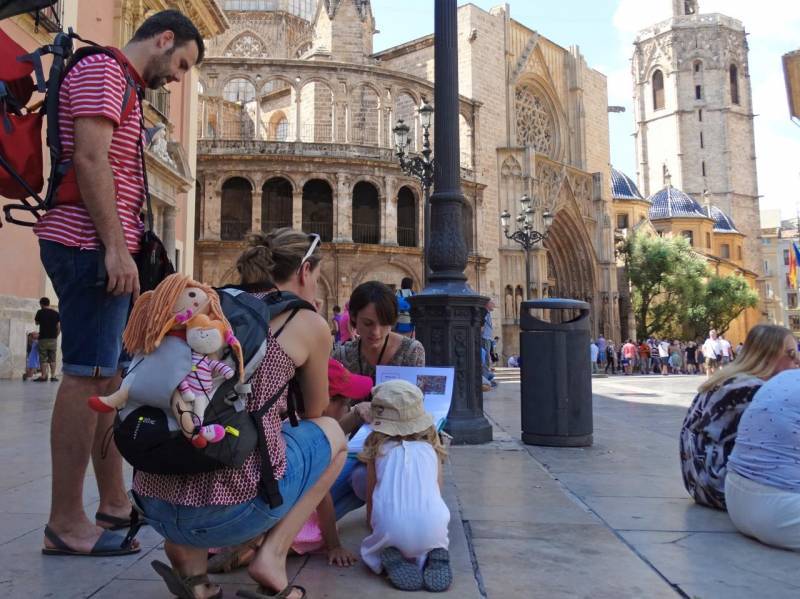 Ofrenda Mare de Déu dels Desamparats. EPDA