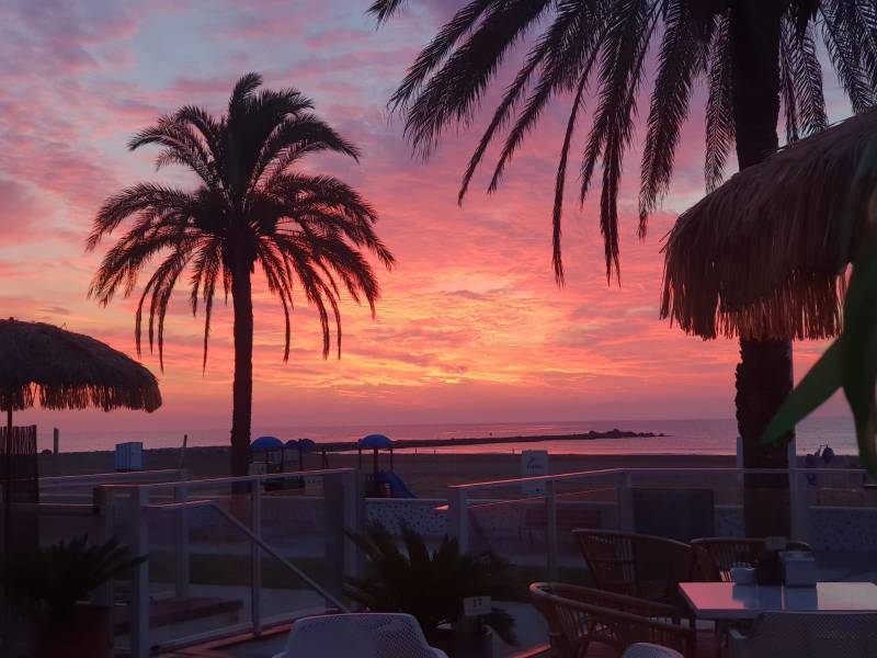 Anochecer en Meraki Beach Anochecer en Meraki Beach