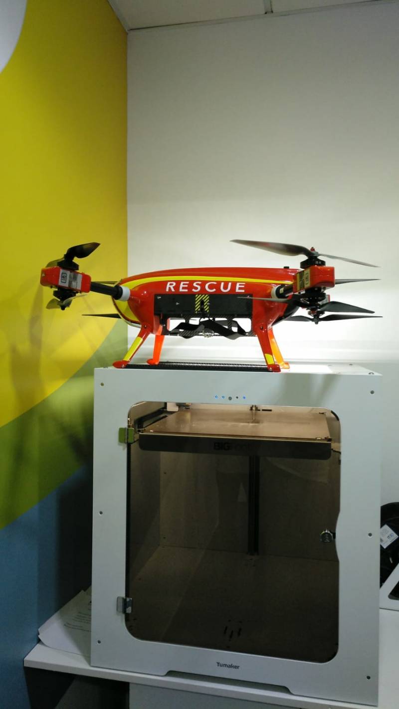 Dron de salvamento marítimo Dron de salvamento marítimo