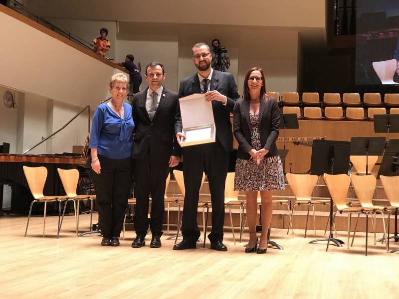 Mª Josep Amigó ha entregado el primer premio y mención de honor a la Unió Musical Santa Maria del Puig