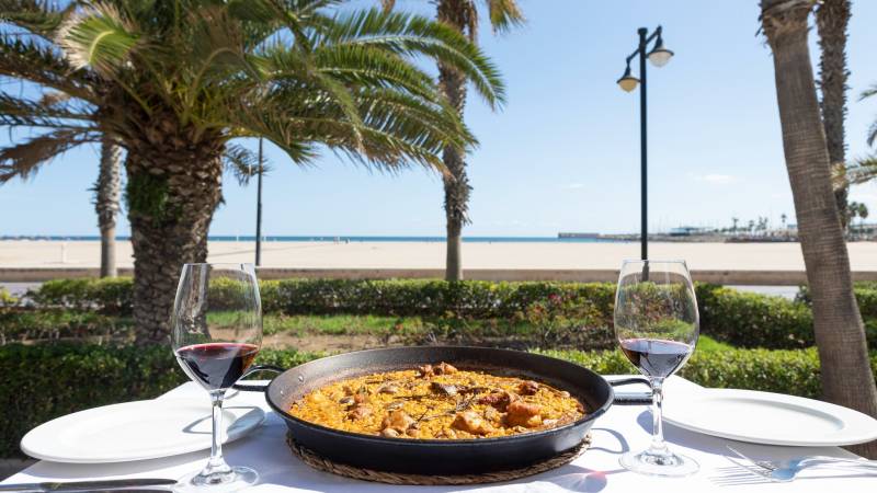 La Guia Gastronòmica recull dotze receptes amb productes valencians de temporada.