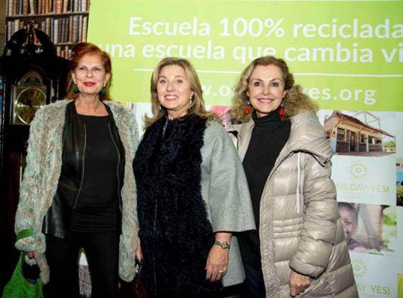 Carmen Alborch, Ana Joudí y Mª Ángeles Fayos