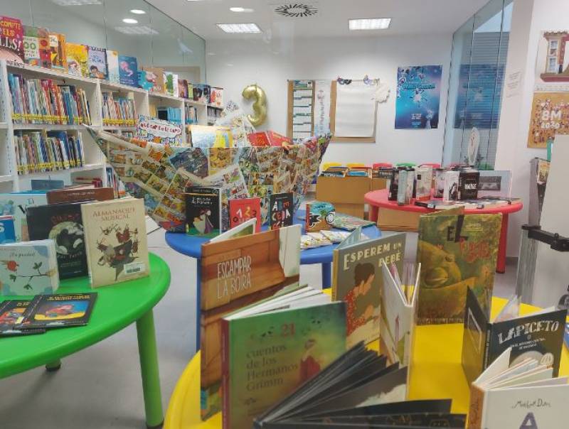 Libros en biblioteca de Valencia. EPDA