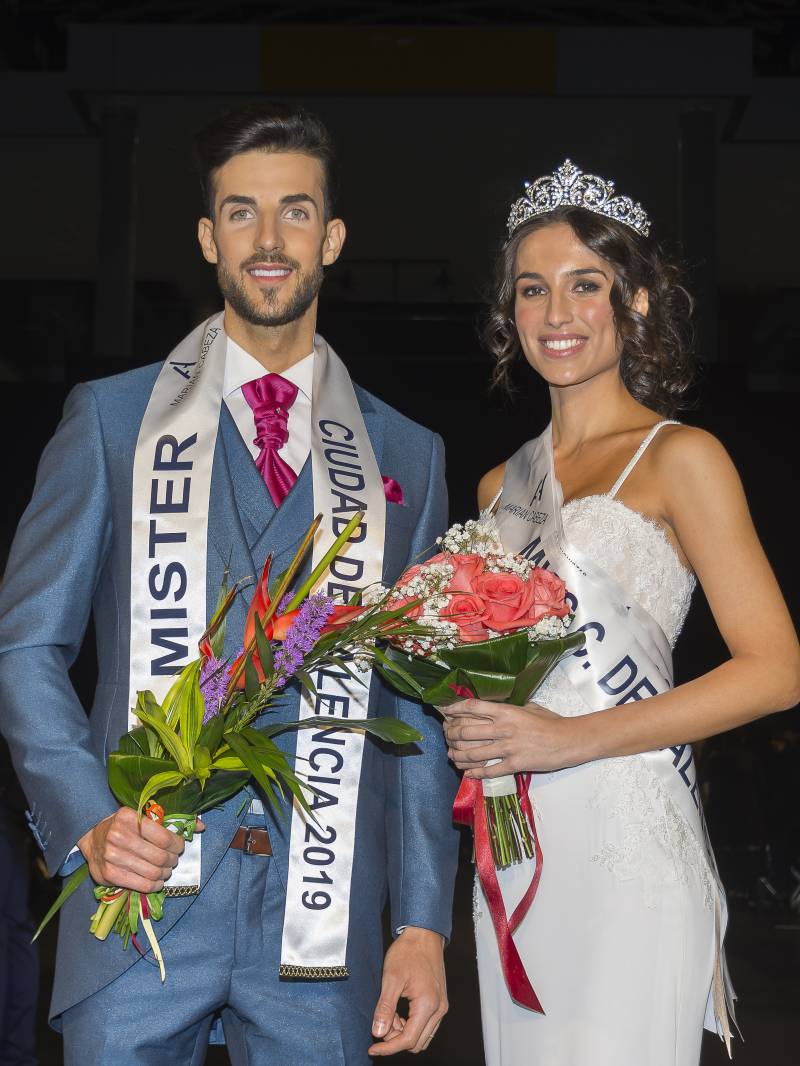 Las finalistas de Miss Ciudad de Valencia 2016 recibieron un lote de productos de salud capilar de Careprof, marca patrocinadora del evento