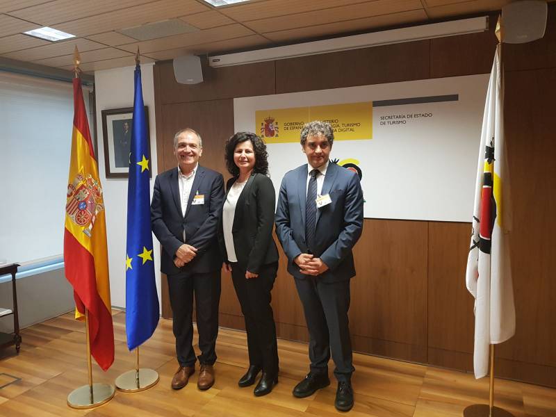 Francesc Colomer se ha reunido en Madrid con la secretaria de Estado de Turismo, Matilde Asián