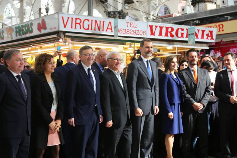 Los Reyes en el Mercat Central